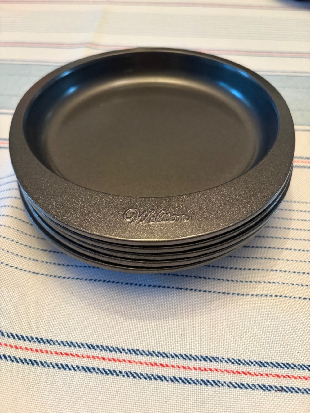 Wilton Easy Layers Non-Stick 5 Piece 6” Cake Pan Set